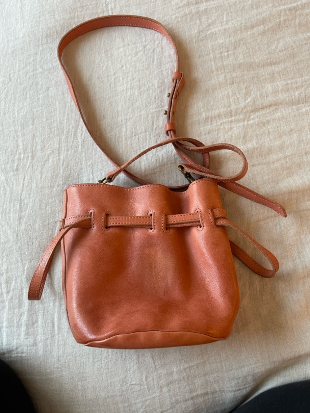 Madewell Leather Bucket Crossbody Bag in Cognac Brown - Picture 7 of 9